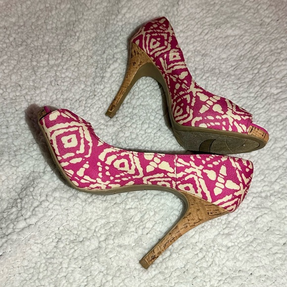 Pink and white heels - Picture 1 of 3